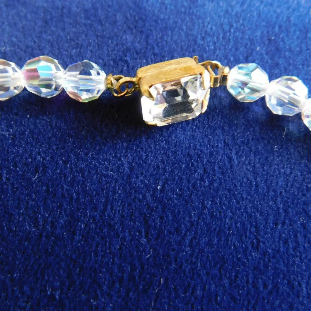 Genuine Austrian Crystal Necklace 18 inches long. - Picture 2 of 2